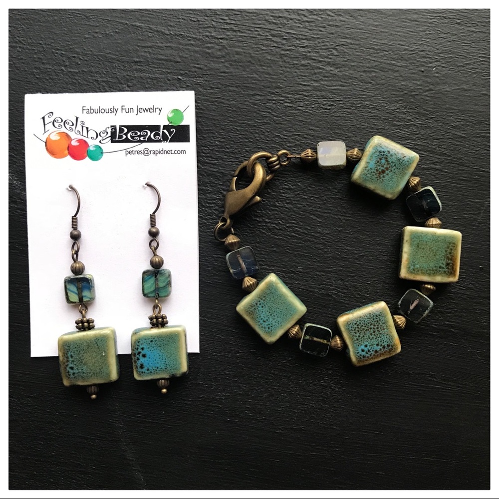 Artisan Made Beaded Earrings & Bracelet Set 👩‍🎨